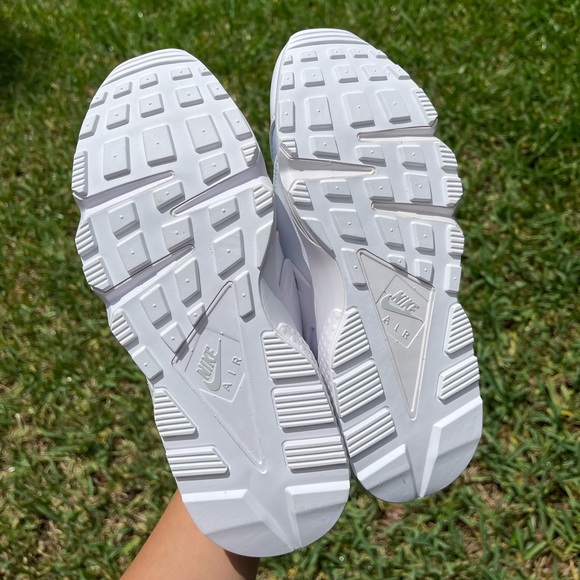 Nike Huaraches - Picture 4 of 6